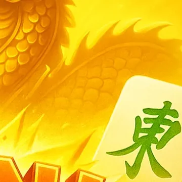 Lengkung tubuh naga emas di samping ubin mahjong
